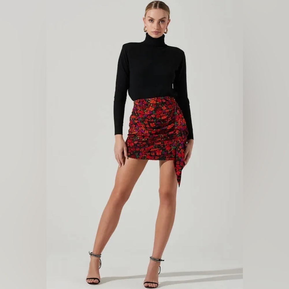 ASTR The Label Waverly Skirt – Statement Floral Ruched Ruffle